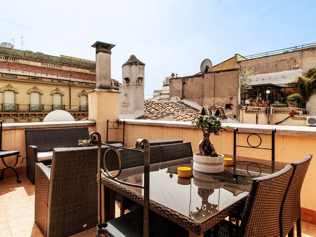 Spanish Steps Design Penthouse Private Terrace gallery image 3