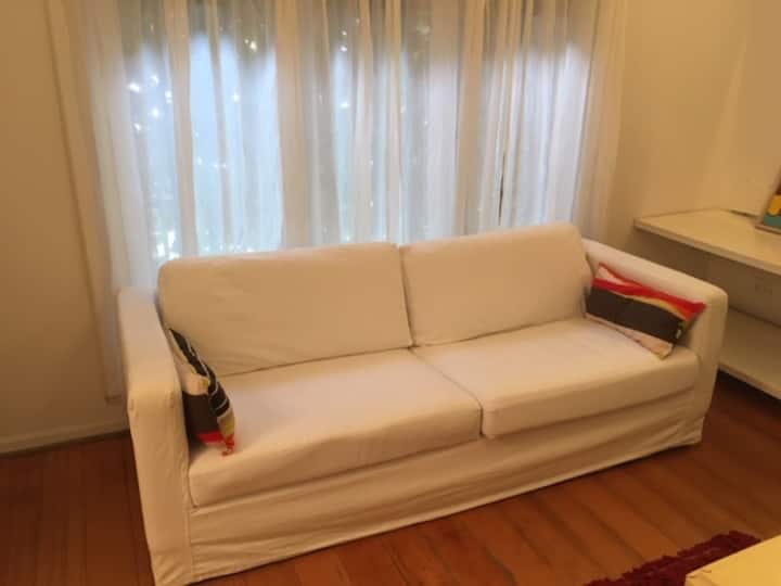 Однокомнатная квартира-«casita» с патио в La Lucila