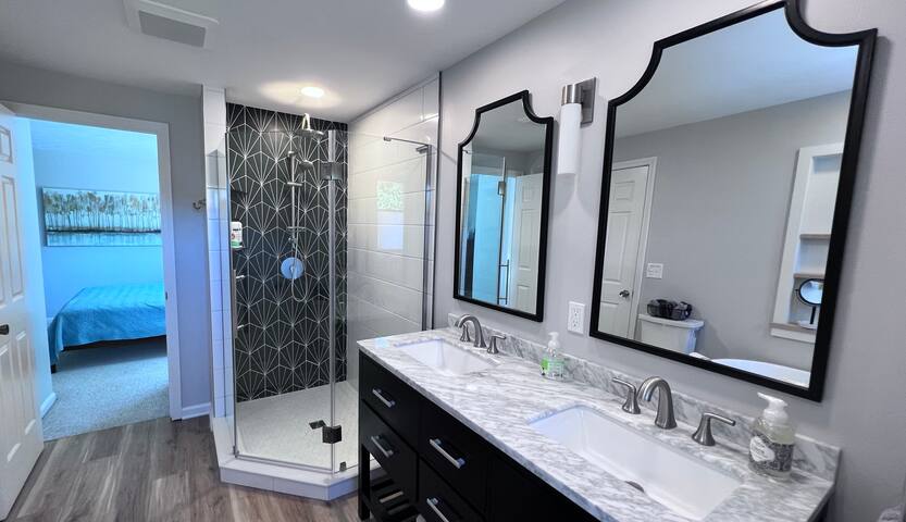 The Best of Roc City Living-Central to UR/CITY/RIT gallery image 4