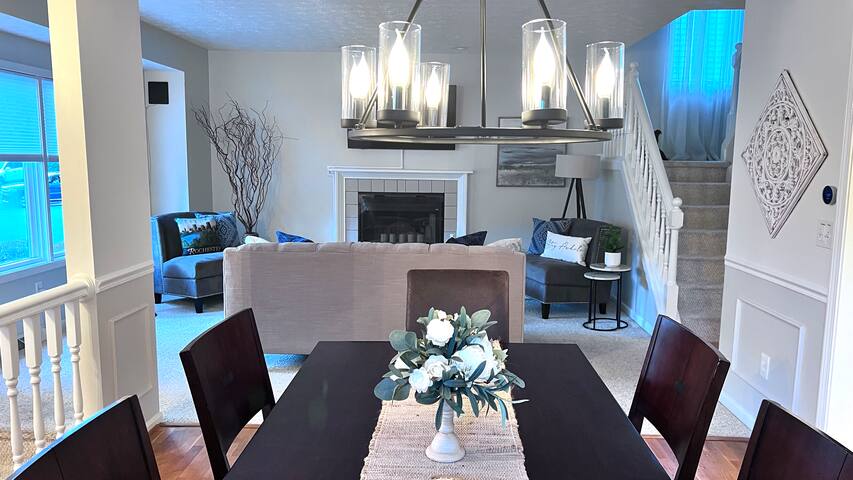 The Best of Roc City Living-Central to UR/CITY/RIT gallery image 2