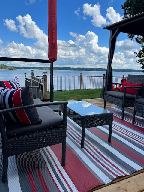 Anchorage Bay River Cottages. "Cozy Cottage"