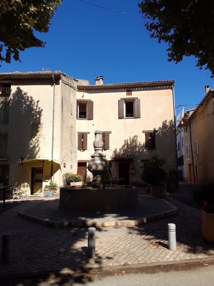 Villes-sur-Auzon Vakantiewoningen en accommodaties - Provence-Alpes-Côte  d'Azur, Frankrijk | Airbnb
