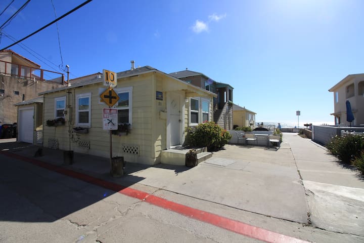 Cozy Ocean View Beach Cottages- 707-711 – Sleeps 8 gallery image 2