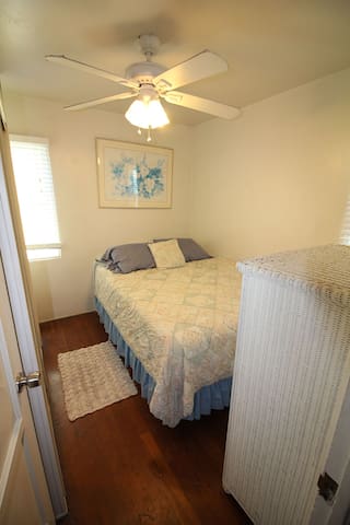 Cozy Ocean View Beach Cottages- 707-711 – Sleeps 8 gallery image 3