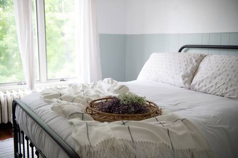 No Cleaning Fee! Family Retreat - Perfect Getaway!