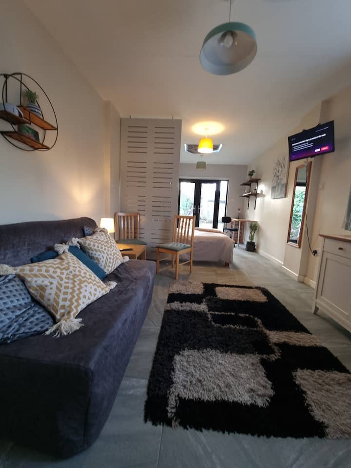 Luxury Studio Annex Close To Luton Airport ❤ - Luton