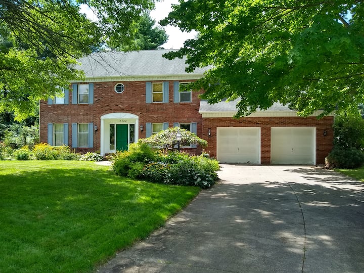 4 Bedroom Home 6.5 Miles from Notre Dame campus Houses for Rent in