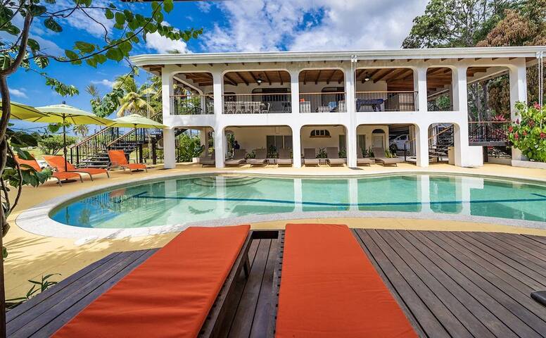 Privilege Beachfront & Private Pool by LPR®
