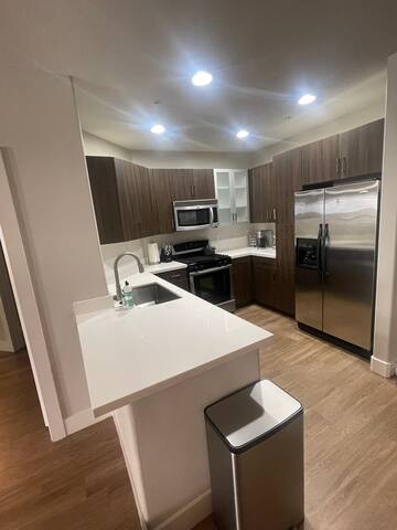 Penthouse heart of Westwood gallery image 5