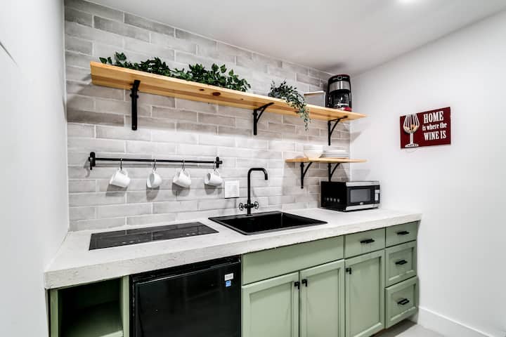 Miami Studio Apartment | Very Centric | Fast Wi-fi - Coral Gables, FL