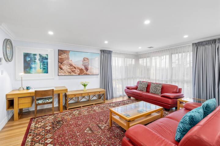 Sold Mooroolbark Pet Friendly 4 Bedroom House gallery image 5