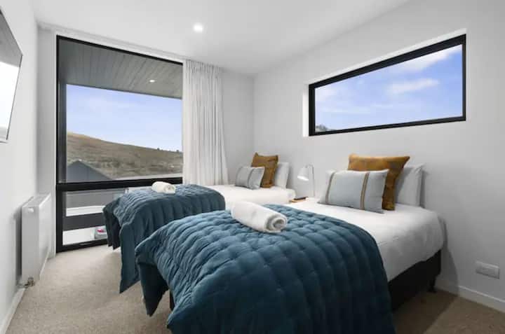 ห้องนอน 3 มีเตียงเดี่ยว 2 หลัง