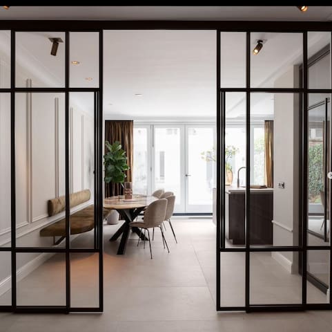 Luxury 3 bedroom ground floor house in Jordaan