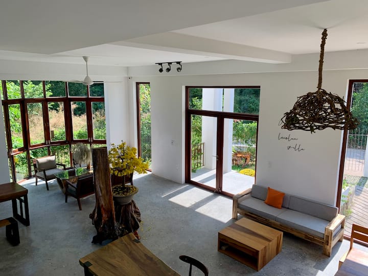 R205 Queen-size Bed & Mountain View Balcony - Phú Quốc