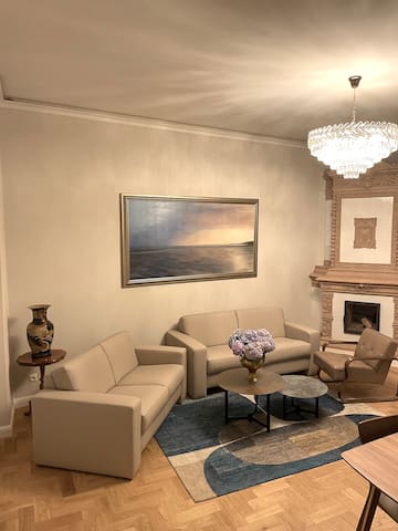 Spacious 5 bedroom apartment in the centre of Riga gallery image 2