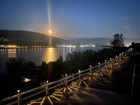 Popular Airbnb listing: Silver Spruce Lookout in North Okanagan
