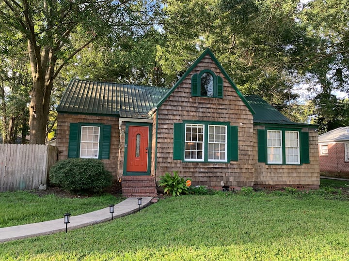 Beautiful Storybook 3 bedroom, remodeled home. Houses for Rent in