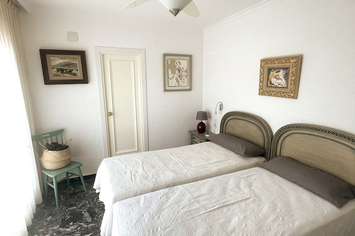 Dhomë gjumi kryesore me banjë brenda suitës