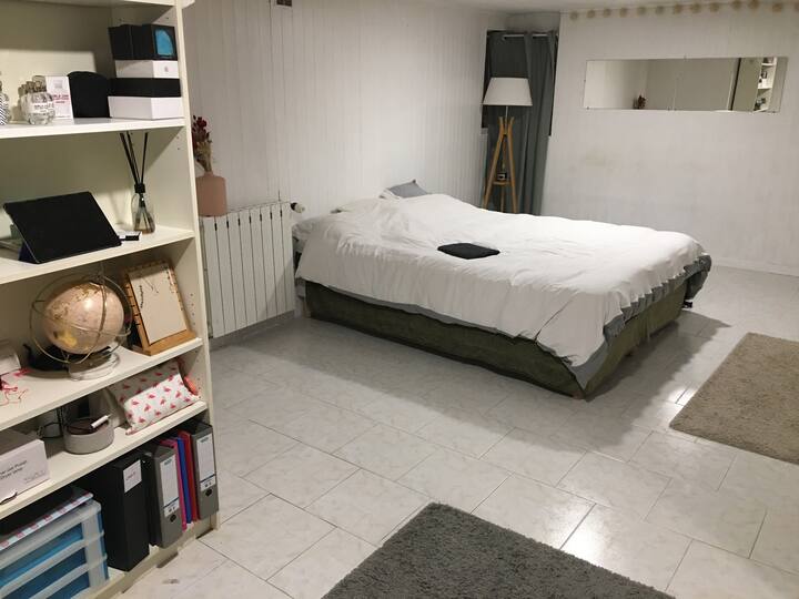 غرفة نوم إضافية مع حمام (دش وتواليت) 