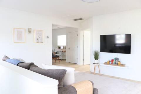 Cozy 2 Bed Suite with Full Kitchen