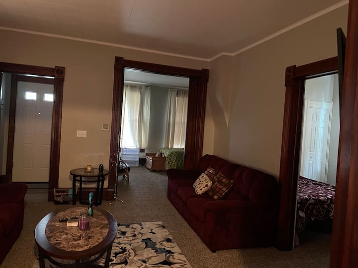 Spacious, Cozy. Home Away From Home. - Toledo, OH