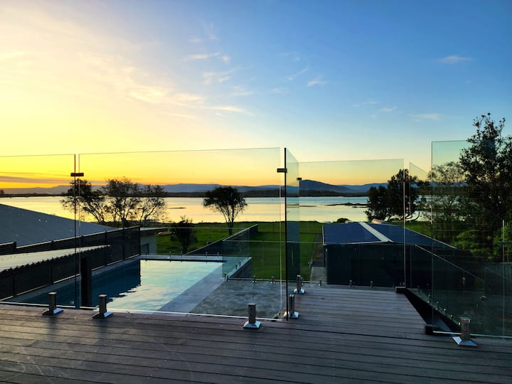 Water Front Living With A Pool - Greenwell Point