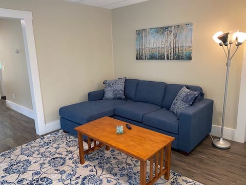 Lovely Spacious 3 Bedroom Apartment!