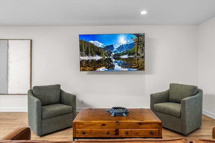 Comforting Lakeside Retreat In Gated Community - Lake Tobesofkee, Lizella