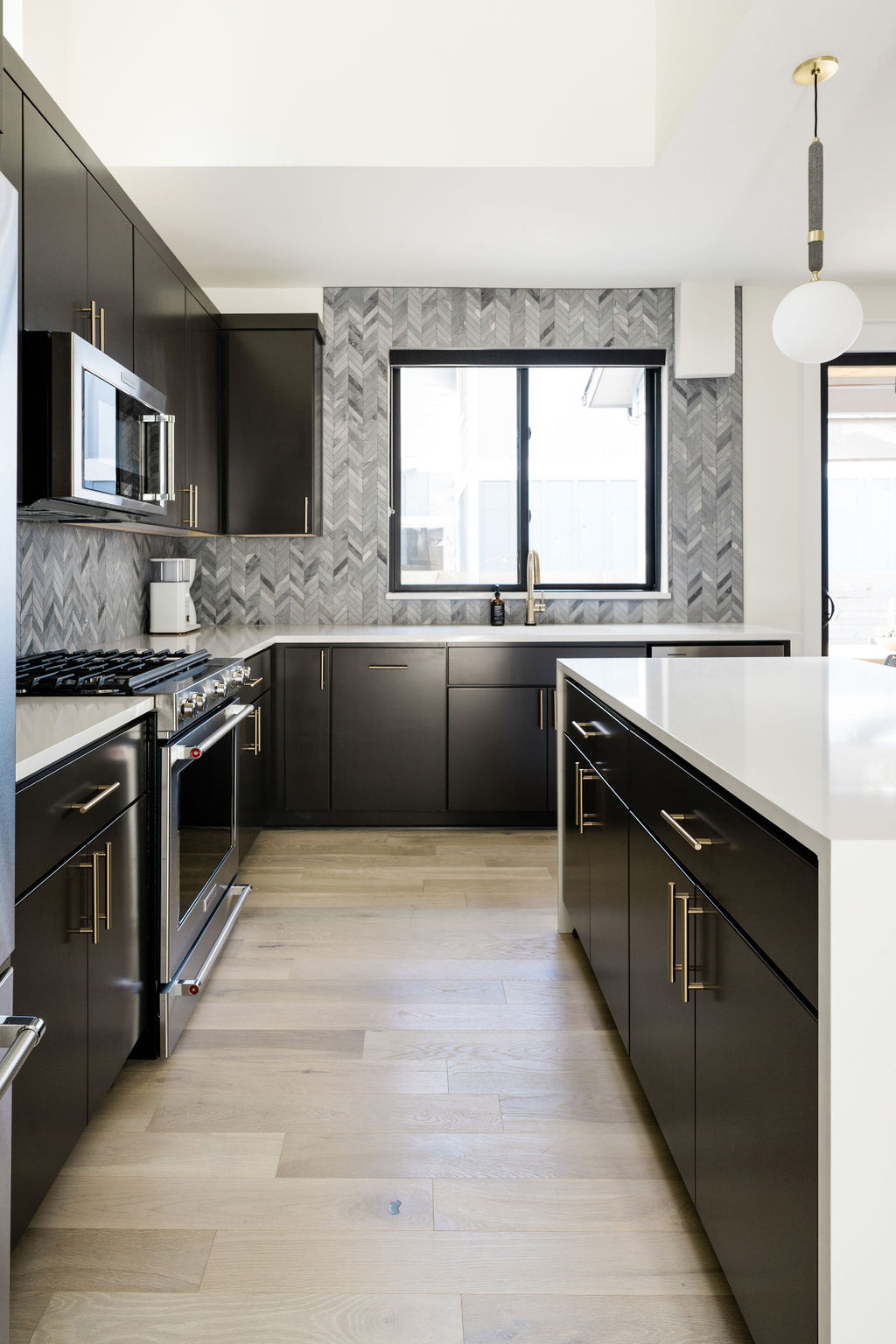 Eco-luxury private home between downtown + Airport