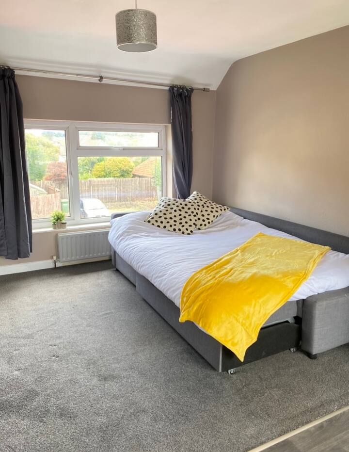 Annex Garden view self contained studio Holiday homes for Rent in