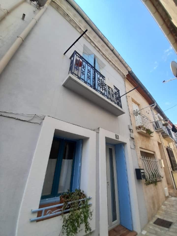 Mèze Fisherman's house village center Townhouses for Rent in Mèze