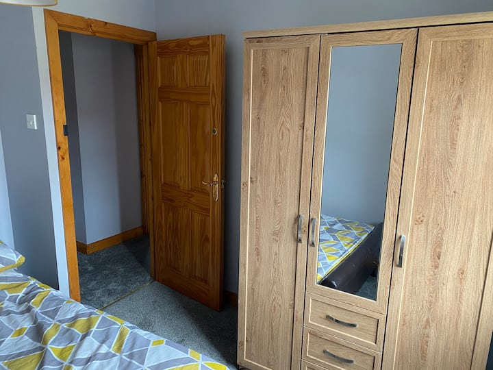 4 Bedroom Home With Off Street Parking - Portstewart