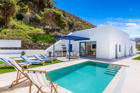 Sustainable Villa private heated pool, AirCon/Heat