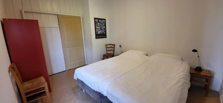 غرفة النوم 2