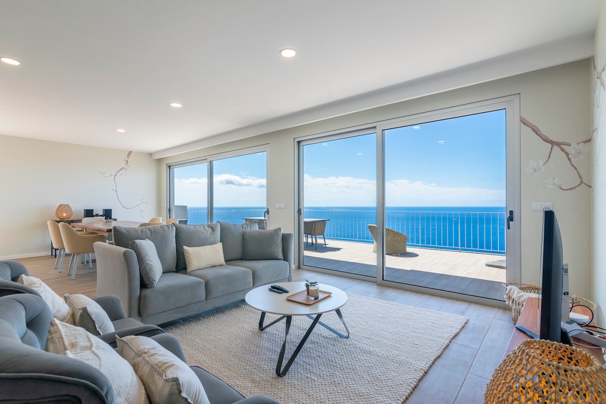 Imóvel de sucesso: Magnolia Villa with a sea view and heated private pool em Ribeira Brava