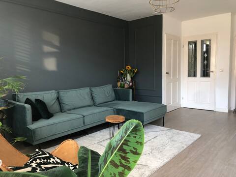 Spacious house, next to Amsterdam, with parking