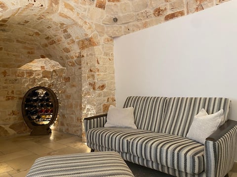 Successful Airbnb property: Verdeacqua House Trullo with outdoor pool in Locorotondo