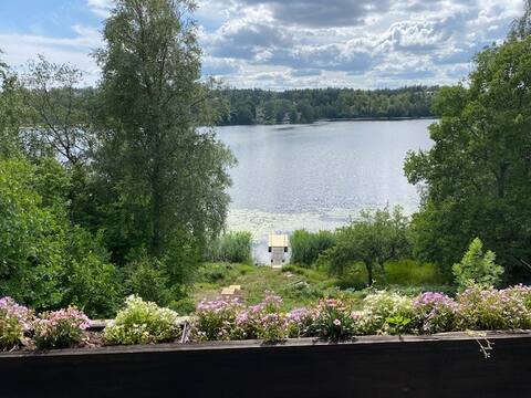 Nice villa with lake property and swimming
