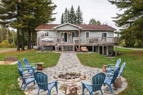 Lakehouse 518 - Modern Waterfront Cottage, Kearney