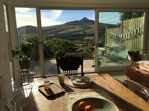 Spacious modern 3 bedroom/bath house, wow views