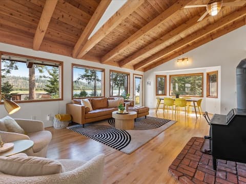 Pristine PNW Summer / Winter Ski Cabin / FallMagic