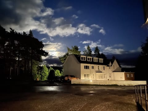 Top Airbnb: First Tee Townhouse - Three Bed Highland Retreat in Kingussie And Insh