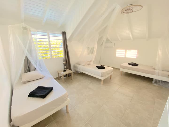 Habitación con 3 camas individuales en 1ª planta