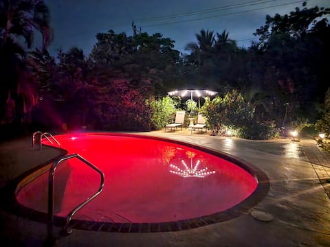 Jungle House, Heated Salt Pool, close to the beach