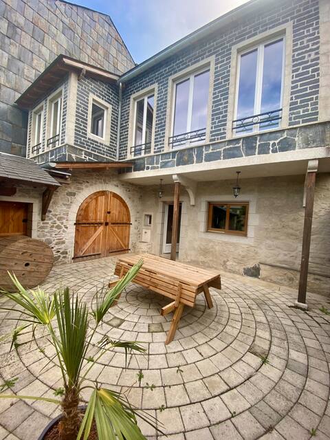 Welcoming house · right in the heart of Brassac