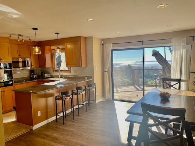Spectacular Bay Views, Steps from Redwood Park! gallery image 5