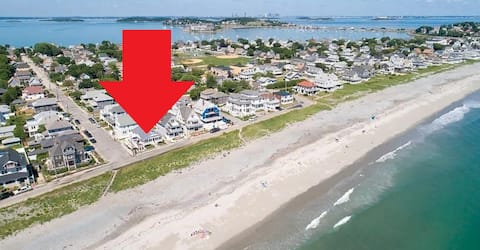 Renovated Beach House with 180 degree Ocean Views