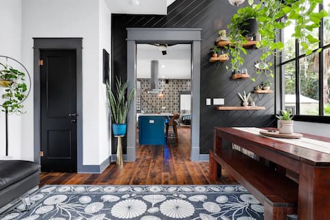 Popular Airbnb listing: Downtown Luxury Home in Southtown/King William in Downtown