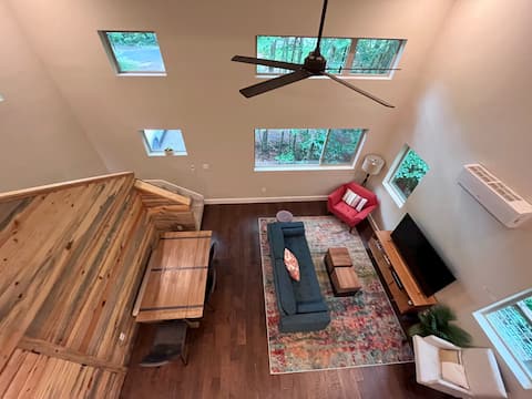 Top Airbnb: Modern Cabin with Fire Pit, 15 min to downtown AVL in Swannanoa