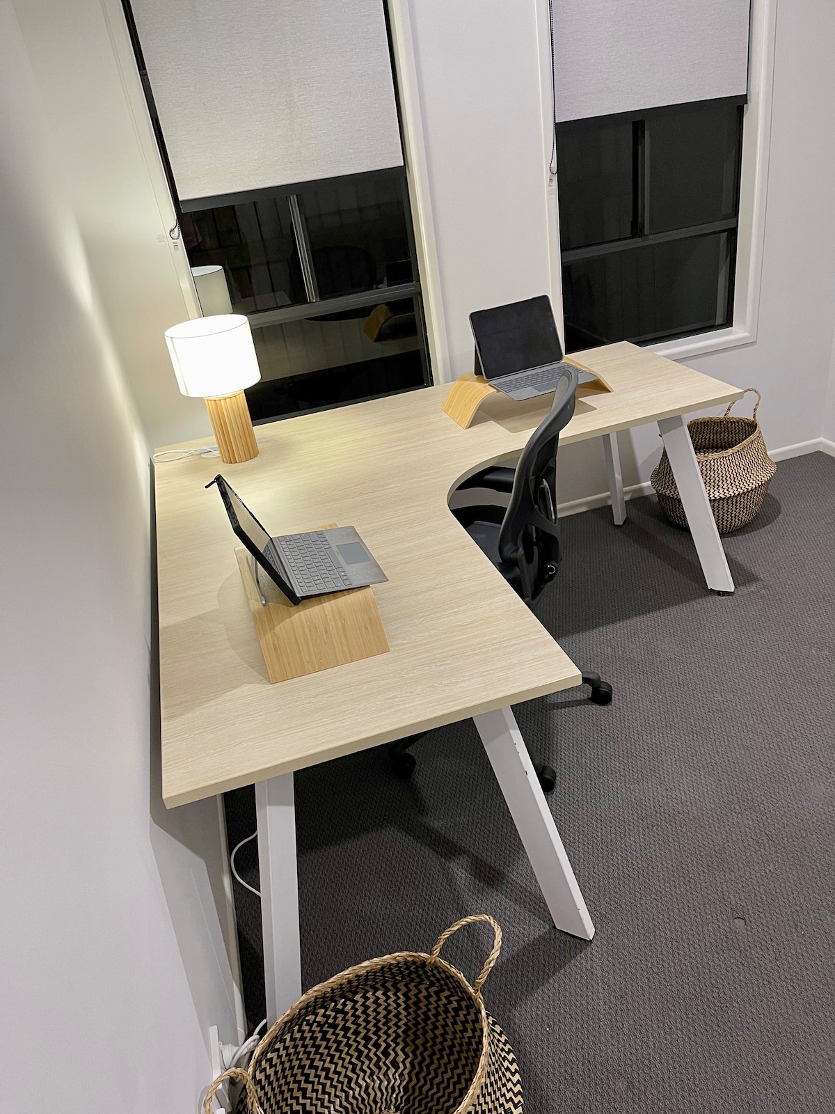 Need to get to work? Easy done in this downstairs office which also doubles as the fifth bedroom with a queen size fold out futon sofa bed. 